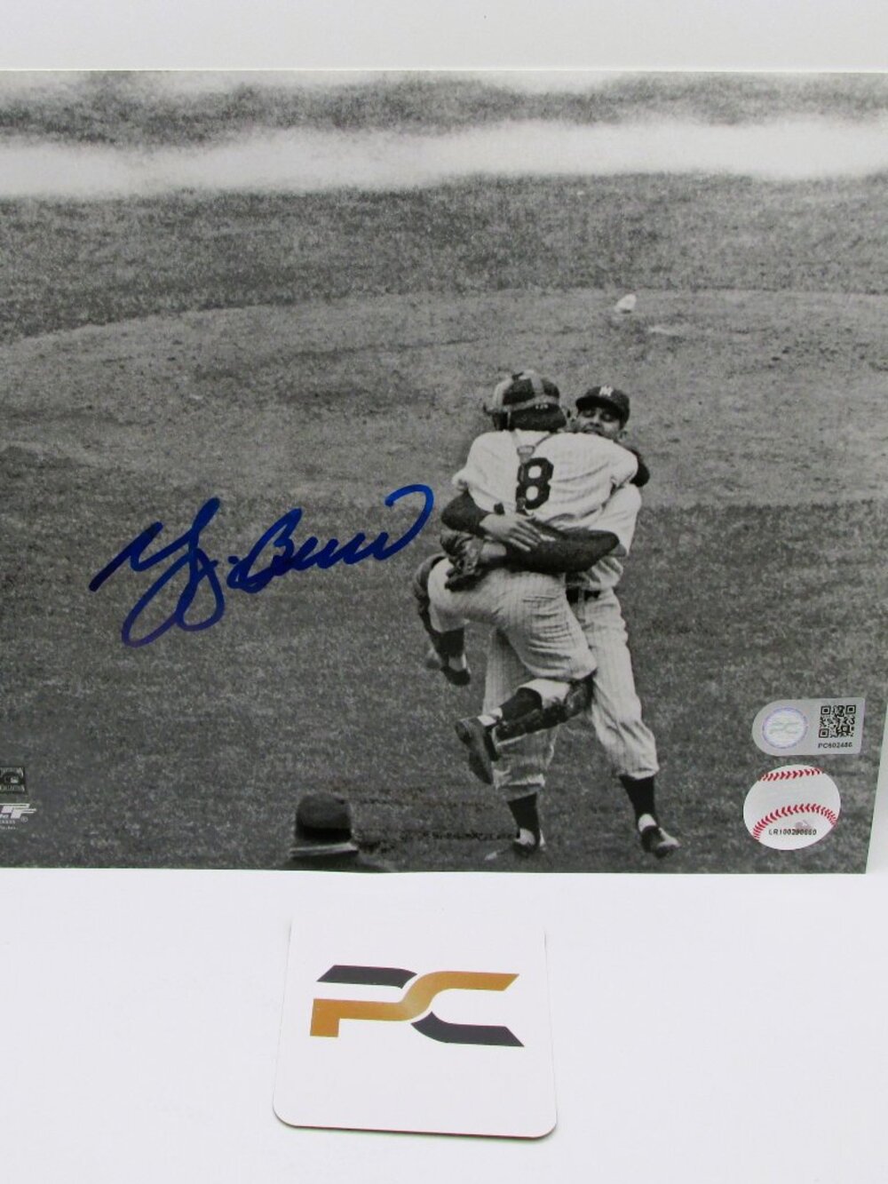 Yogi Berra Signed 8x10 Photo With COA (PC602486) (Yankees)